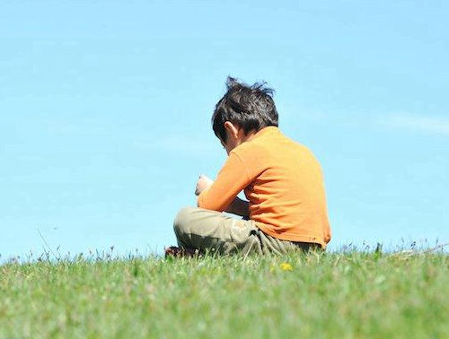 Jangan Didikte ! Mengetahui Lebih Dini Ciri-ciri Seorang Anak Mempunyai Sifat Introvert